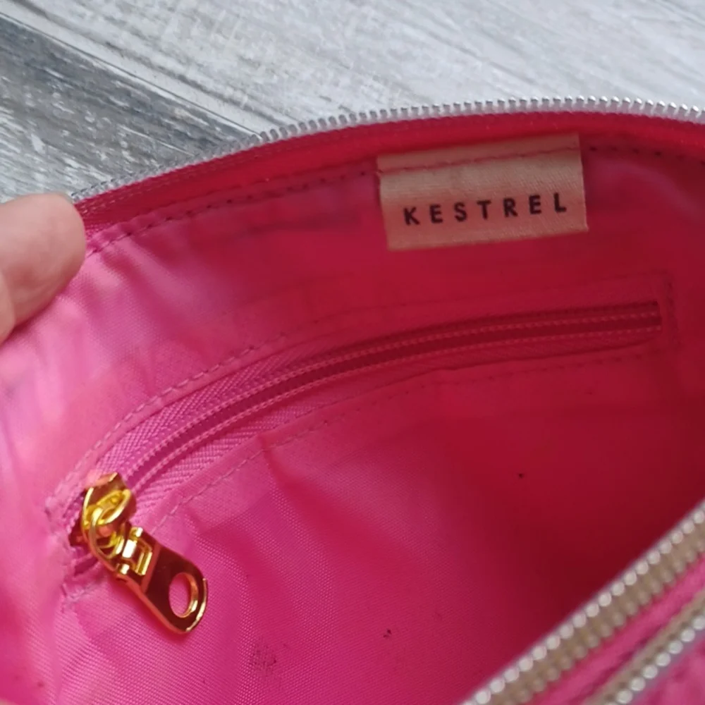 Kestrel cosmetic bag